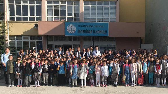 2018-2019 Eğitim Öğretim Yılının İlk Zilini İlçe Milli Eğitim Müdürümüz Turgut KARAKIŞ İscehisar İlkokulu´nda Çaldı