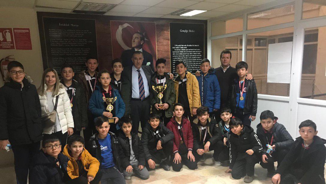 İlçe Milli Eğitim Müdürü Turgut KARAKIŞ'ın 19 Mayıs Atatürk'ü Anma, Gençlik ve Spor Bayramı Kutlama Mesajı...